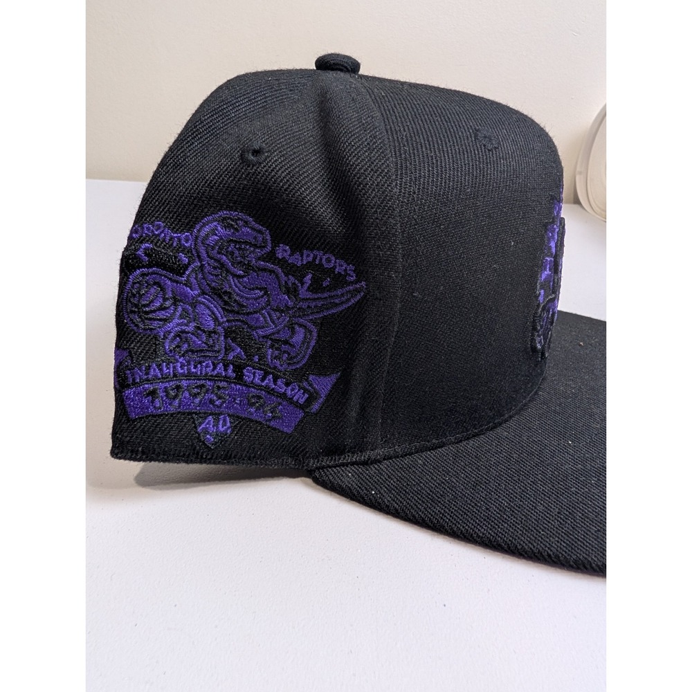Mitchell & Ness Toronto Raptors Hat Mens 7 3/8 Black Polyester 1995 Side Patch - Picture 2 of 5